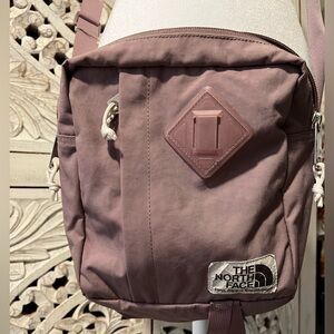 The North Face Berkeley Crossbody Bag Dusty Pink